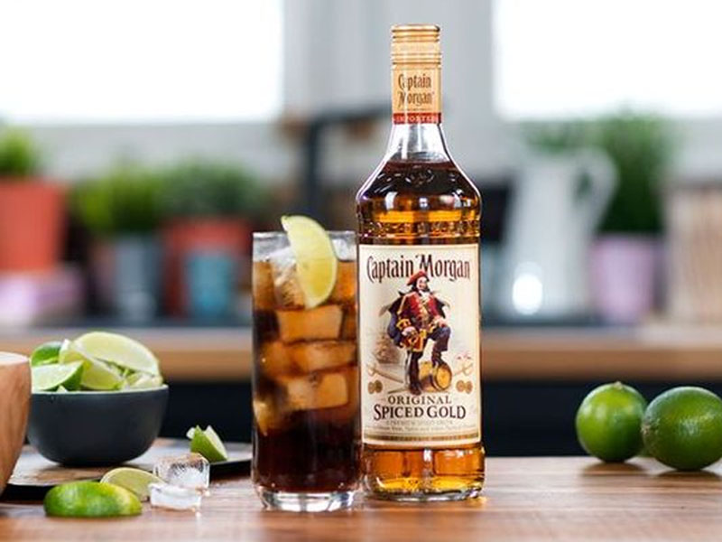 Rượu captain morgan spiced gold