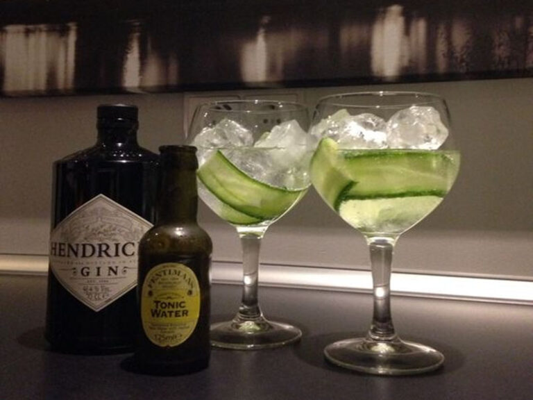 Rượu gin hendrick's