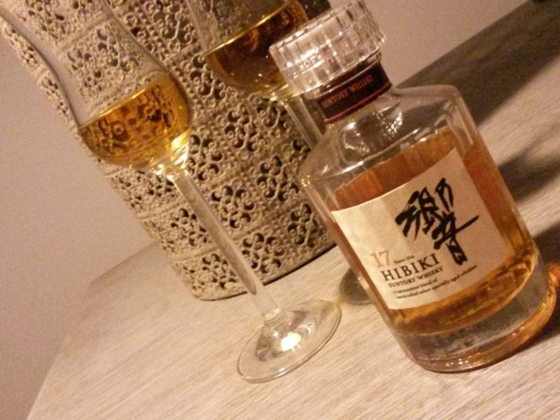 rượu hibiki 17 năm