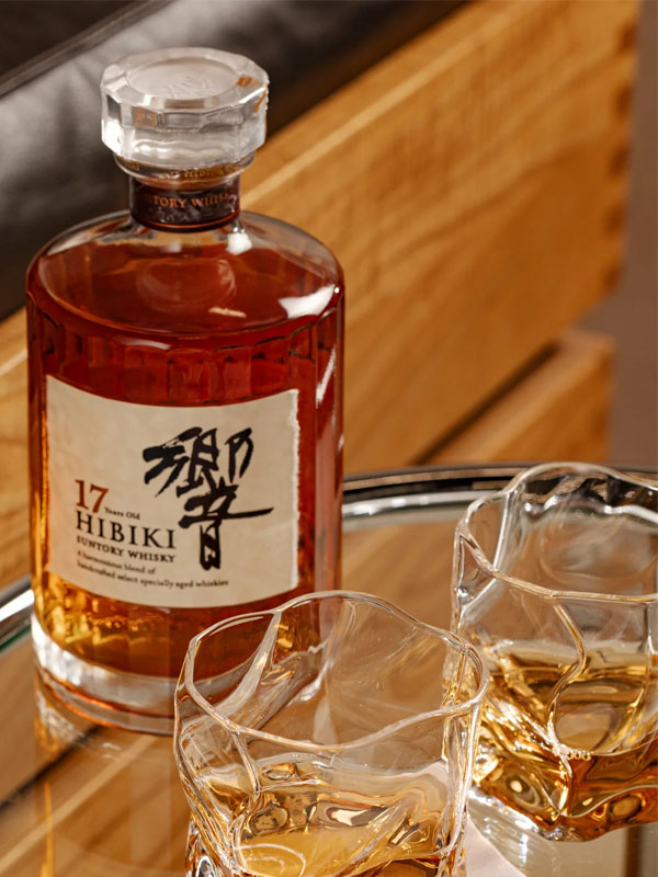 rượu hibiki 17 năm