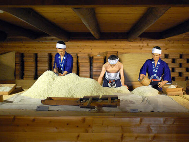 Rượu sake hanatomoe yamahai hiire